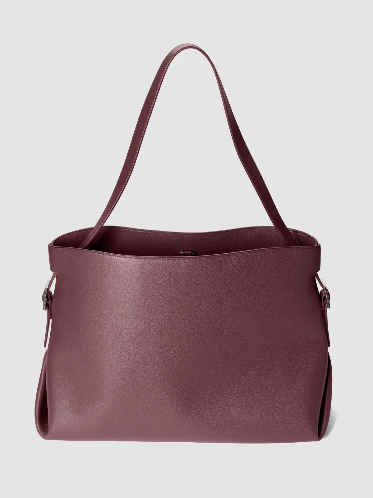 The Metro Tote in the color Madrid shown against a neutral background.