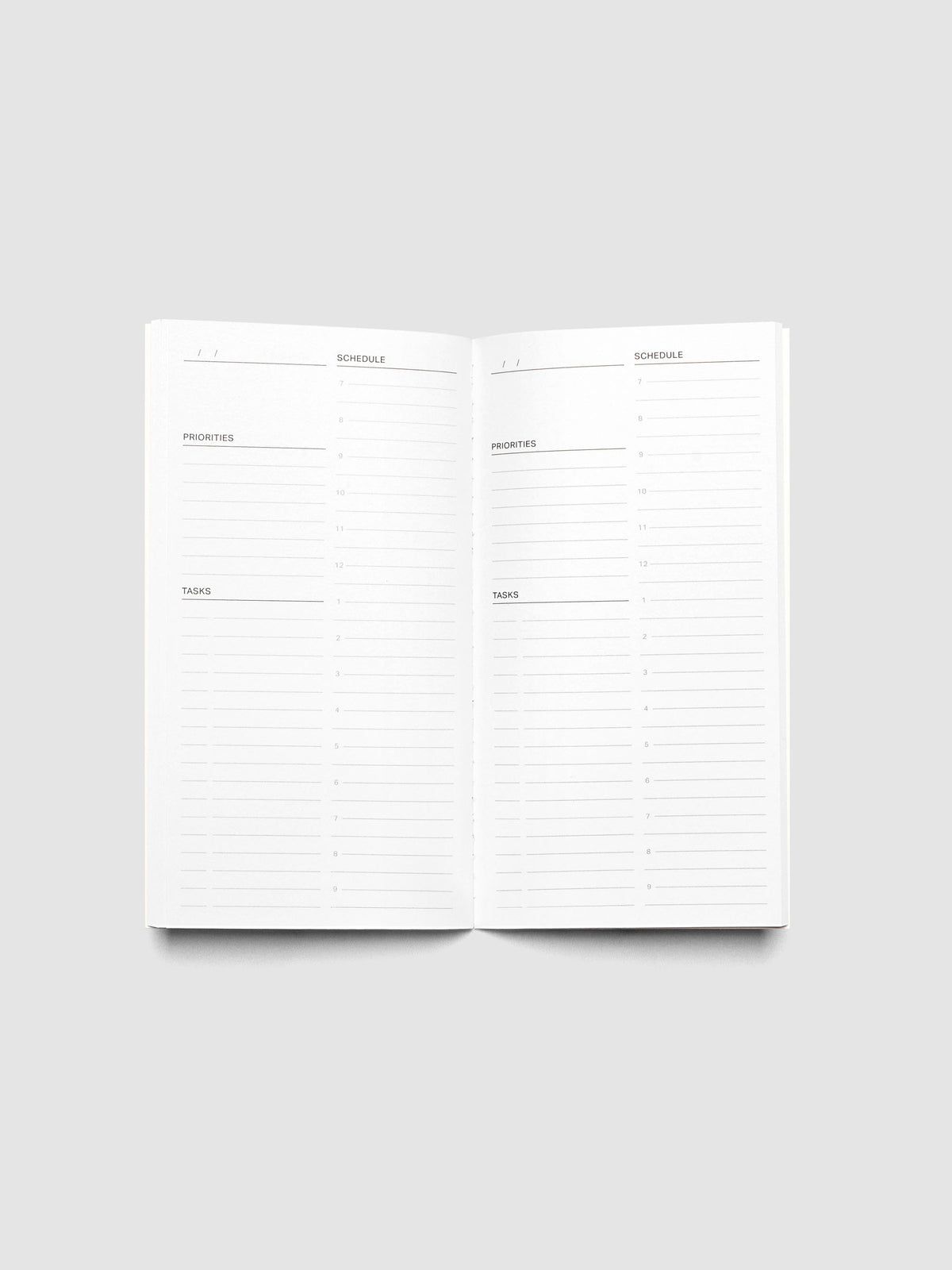 Daily Lined notebook interior in size pocket plus.