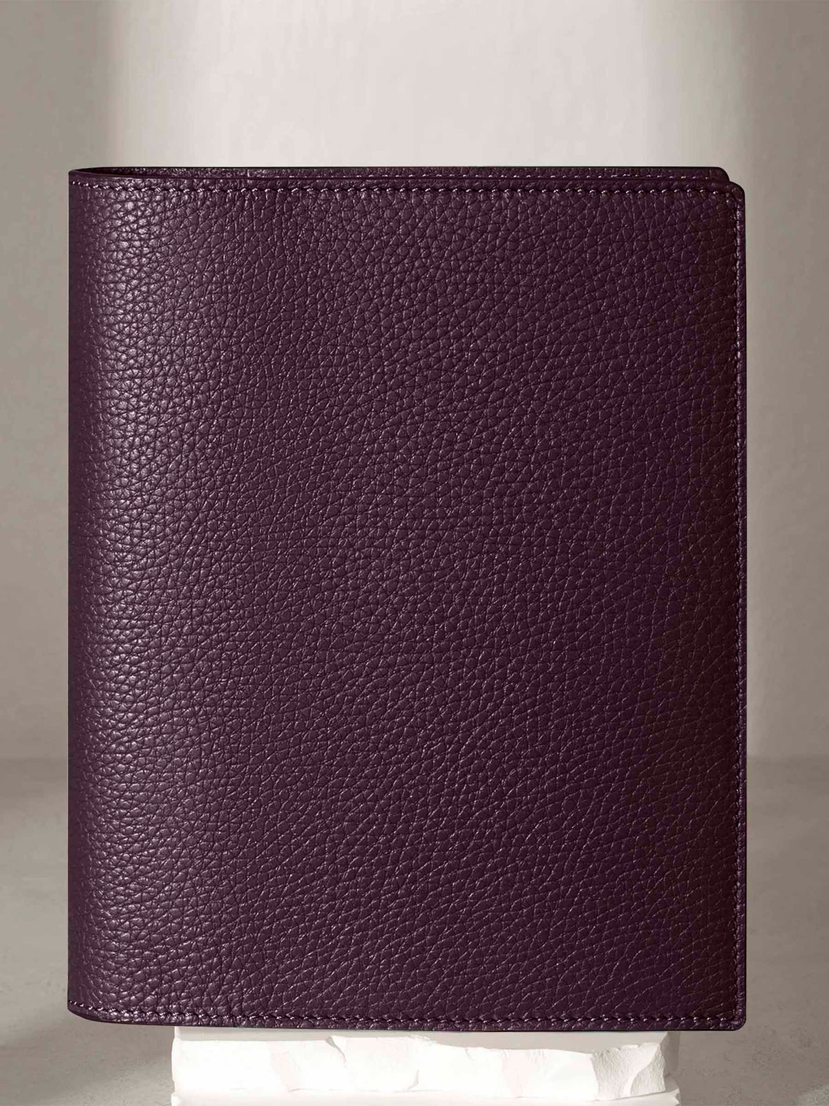 HP Classic folio displayed on a neutral background.