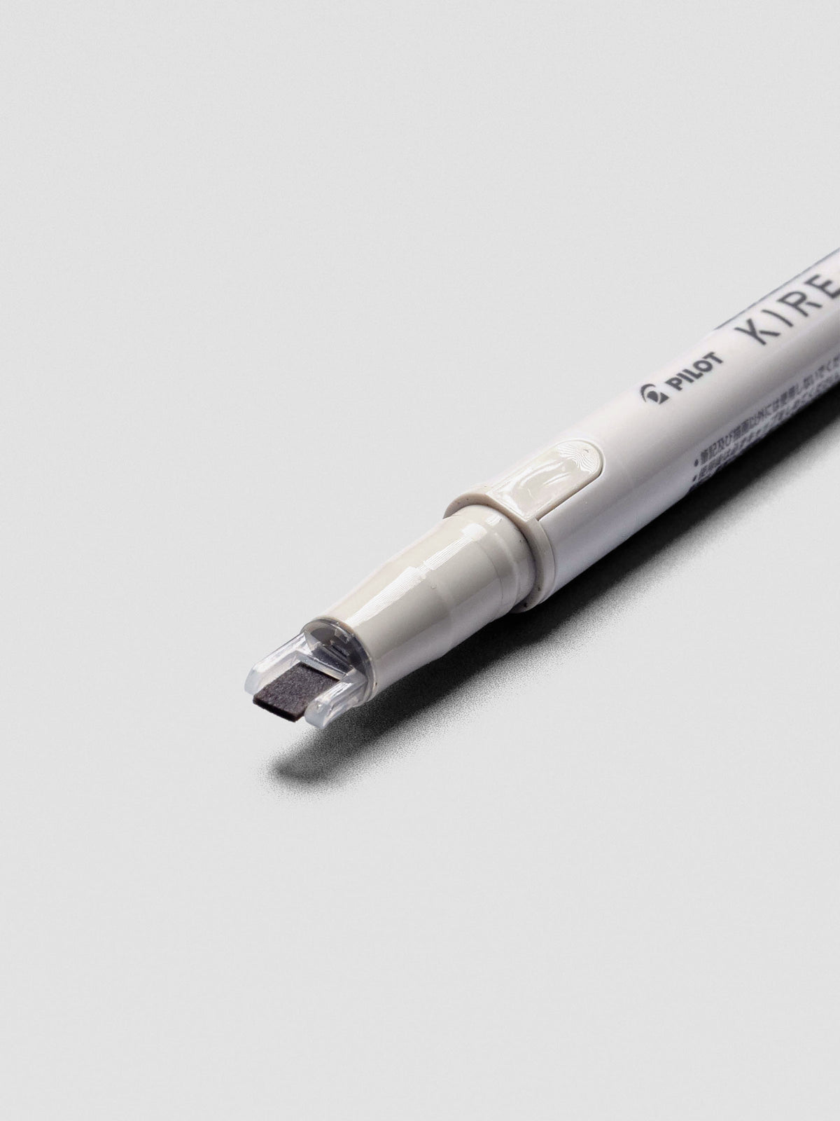 Pilot Kire-Na highlighter in Warm Grey, close product view.