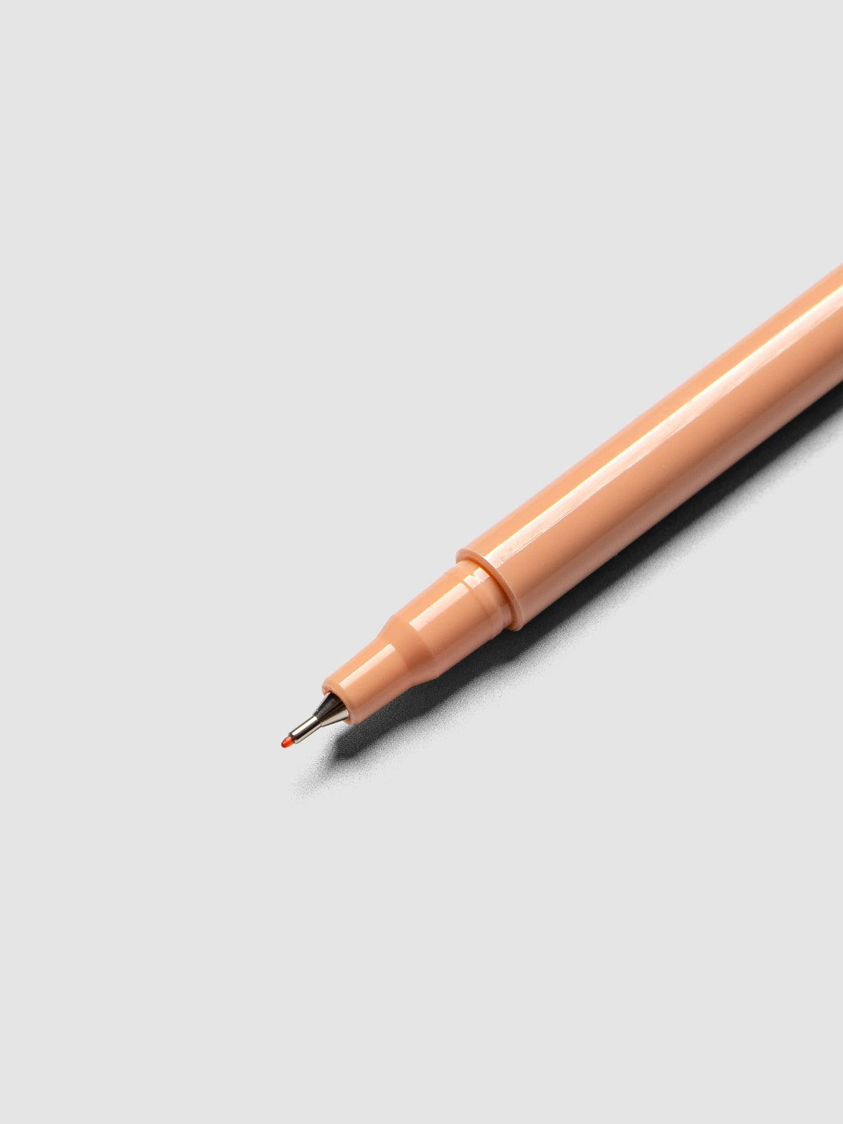 Close up of the Coral Le Pen by Marvy Uchida showing the nib