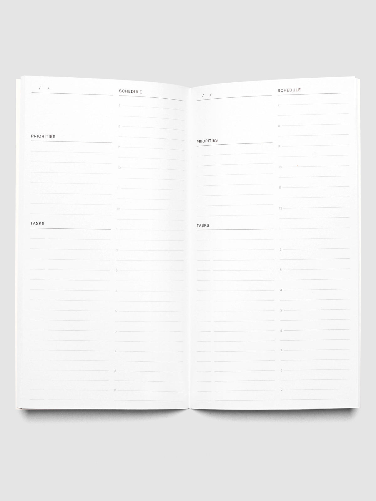 Daily Lined notebook interior in size pocket plus.