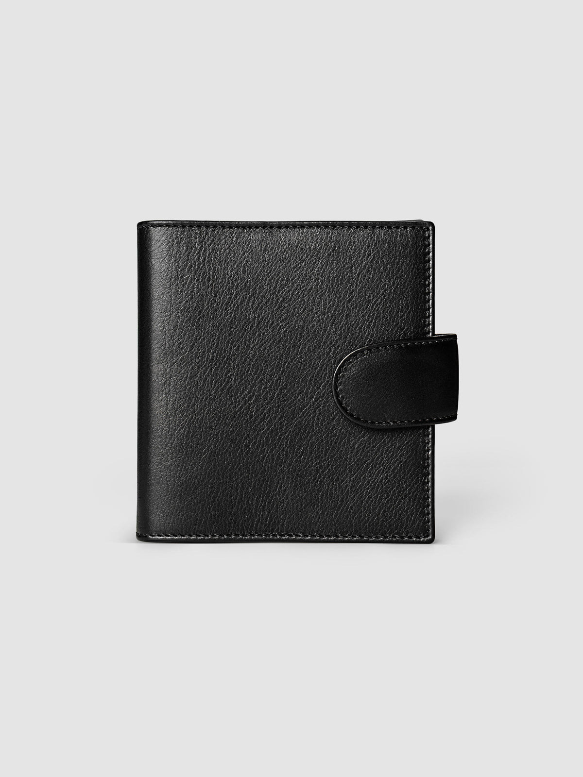Heirloom Ring Cover Genuine Leather Pocket 6-Ring Punch in black, planner cover closed