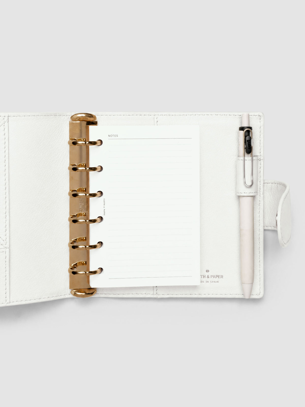 Heirloom Ring Cover Genuine Leather Pocket 6-Ring Punch in off-white, planner cover open with pages inside