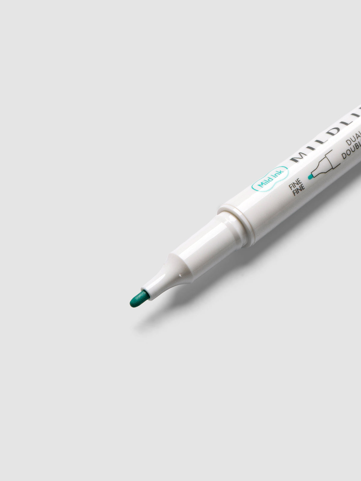Close-up of Zebra Mildliner Dual-Tip Fineliner fine bullet tip in summer green