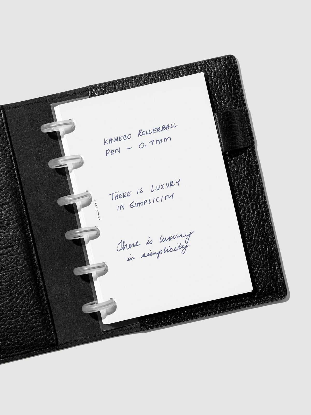 Pen test sheet showing a 0.7 mm writing sample in blue. 