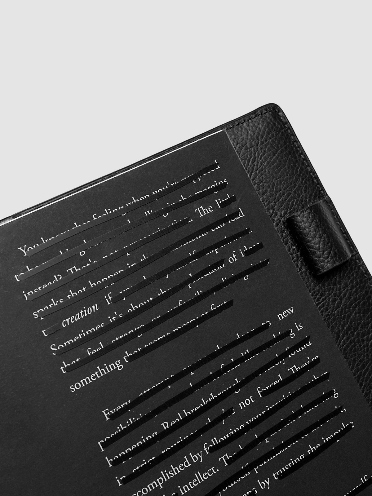 Detail view of the Hidden Message Planner Dashboard Duo shown in size Half Letter 8-Ring Punch.